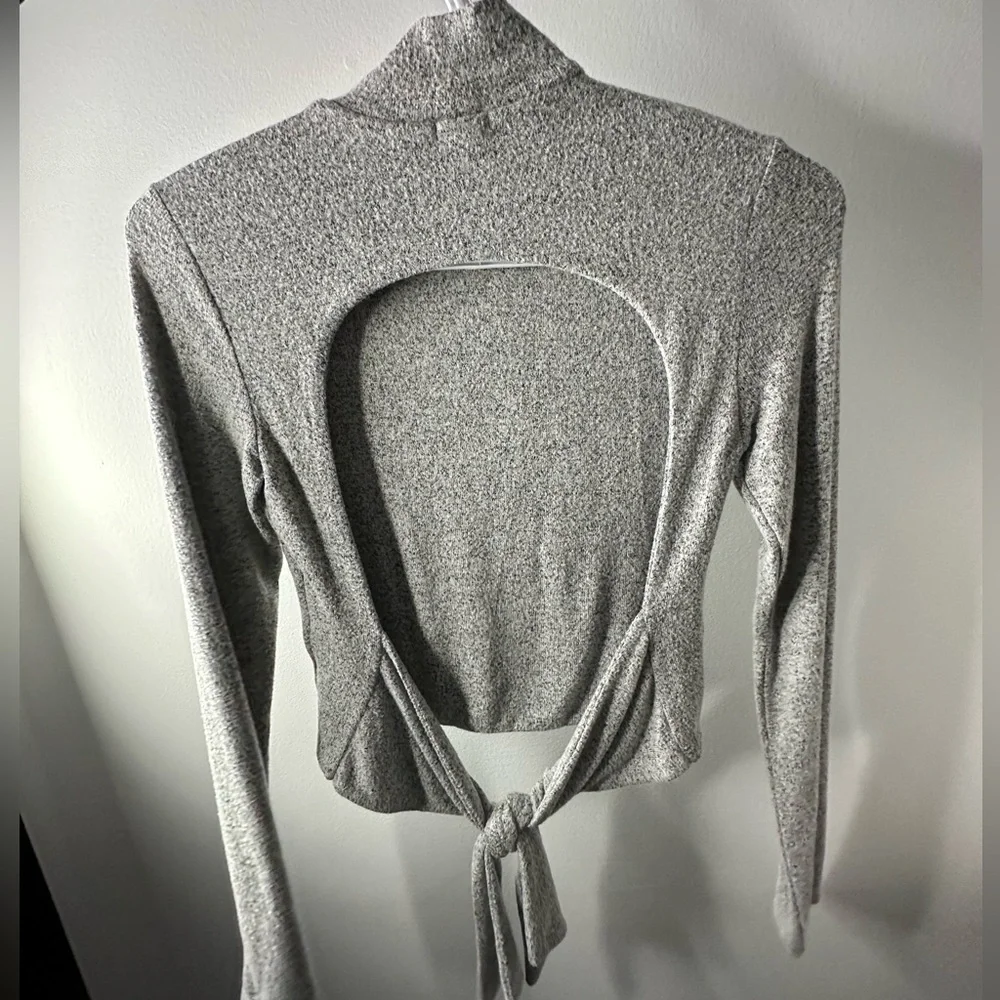 BACKLESS TOP - Picture 2 of 3